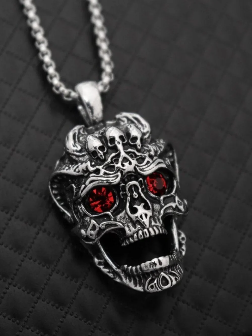 Mens stainless steel simple skull pendant necklace silvery